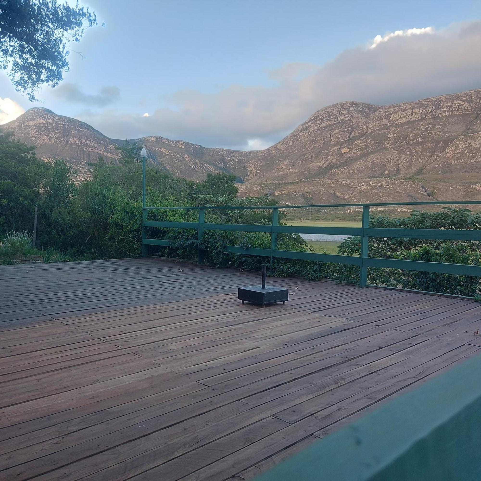 Casas E Apartamentos Da Praia, Lapinha Na Beira Do Lago Santana Do Riacho Exterior foto